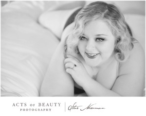 Plus-Size-Boudoir-Photography-Curvy-Curves