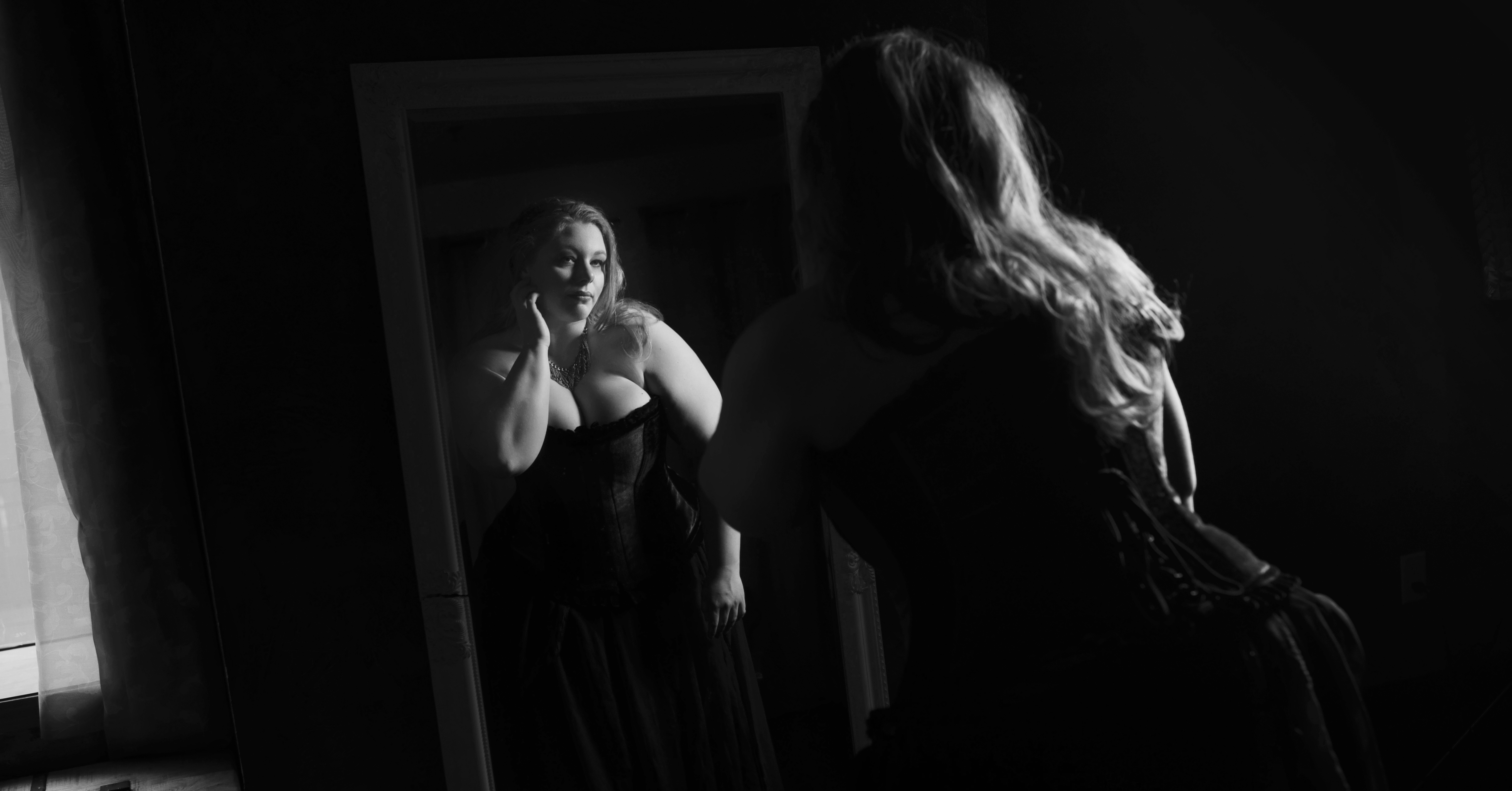 Edmonton Boudoir Photographer Curvy Plus Size