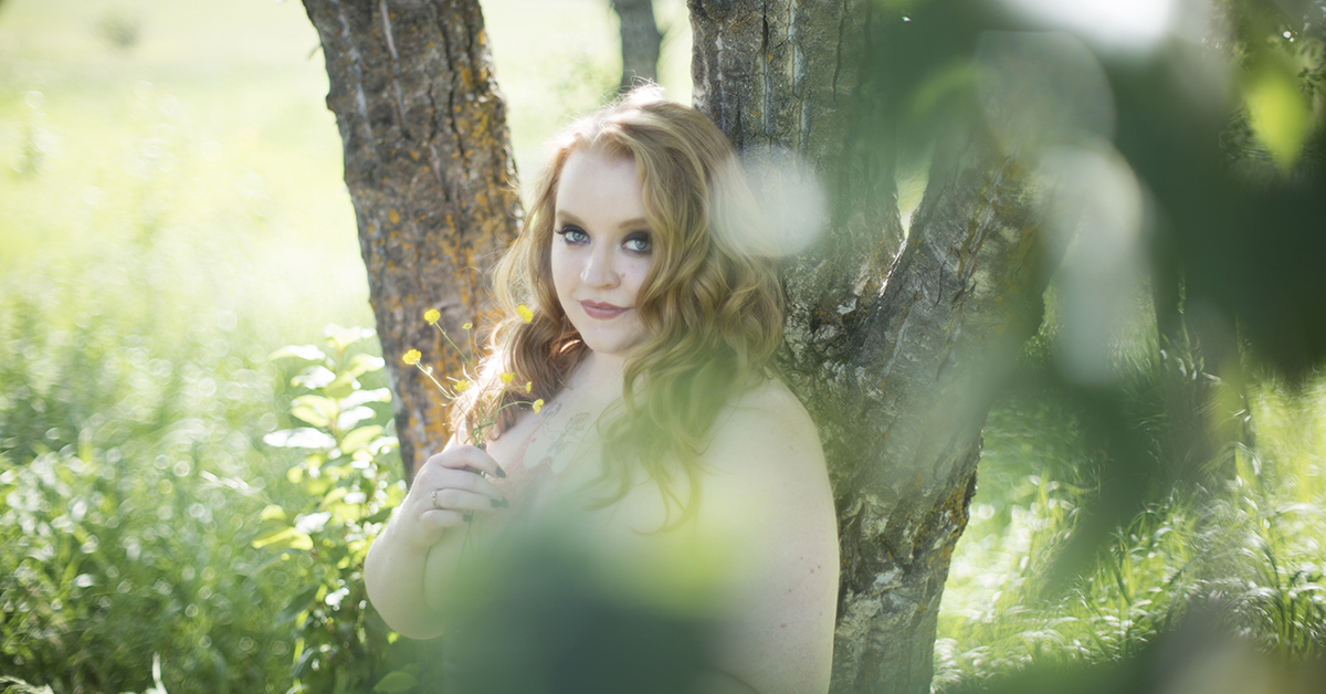 Gorgeous plus size outdoor boudoir photo