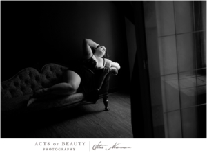 Plus size boudoir poses