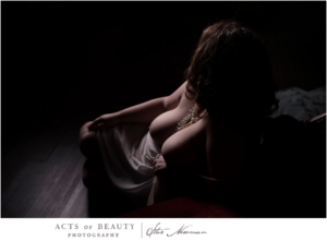 Plus size boudoir pose art nude